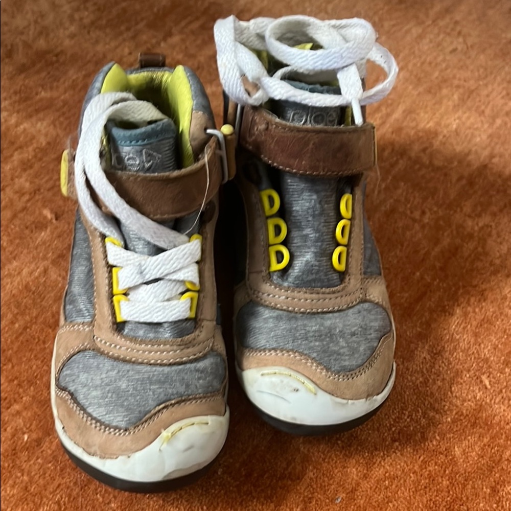 Kids Gray, Tan and yellow PLAE boots, size 12